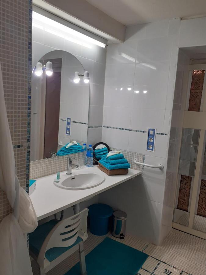 7042Douce Nuit Hotel Saint-Germain-Laval  Екстериор снимка