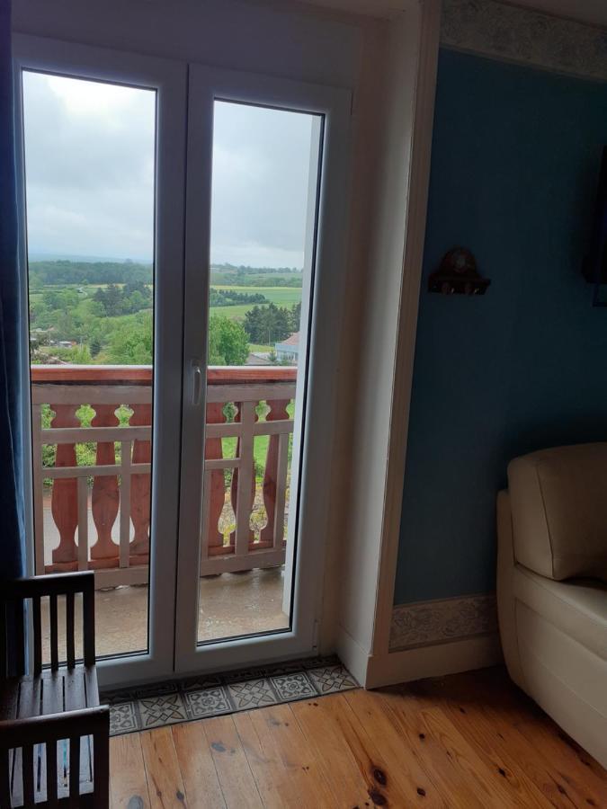 7042Douce Nuit Hotel Saint-Germain-Laval  Екстериор снимка
