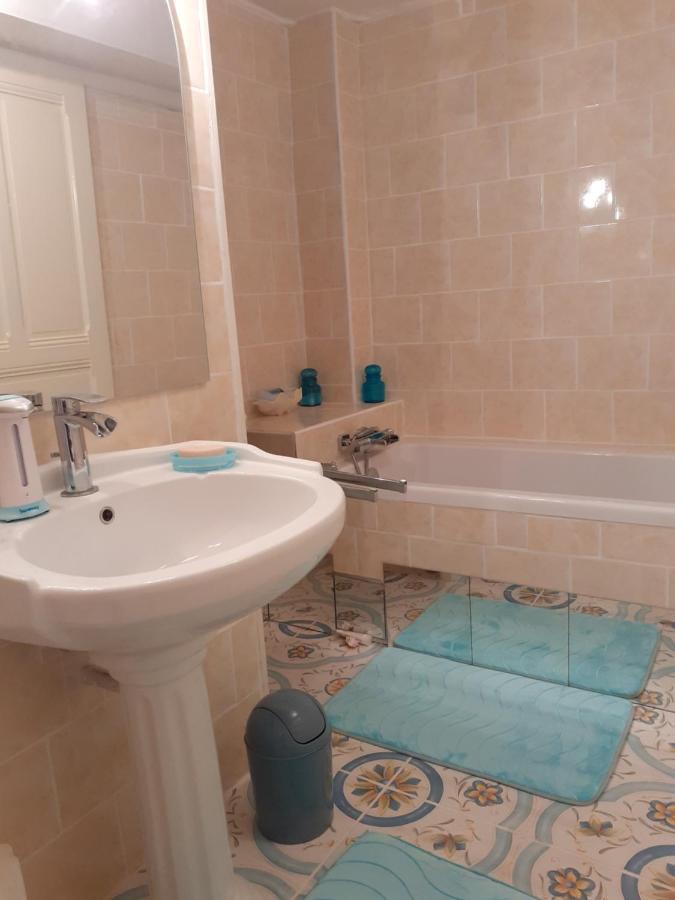 7042Douce Nuit Hotel Saint-Germain-Laval  Екстериор снимка