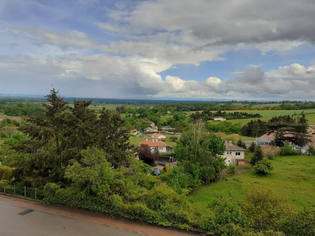 7042Douce Nuit Hotel Saint-Germain-Laval  Екстериор снимка