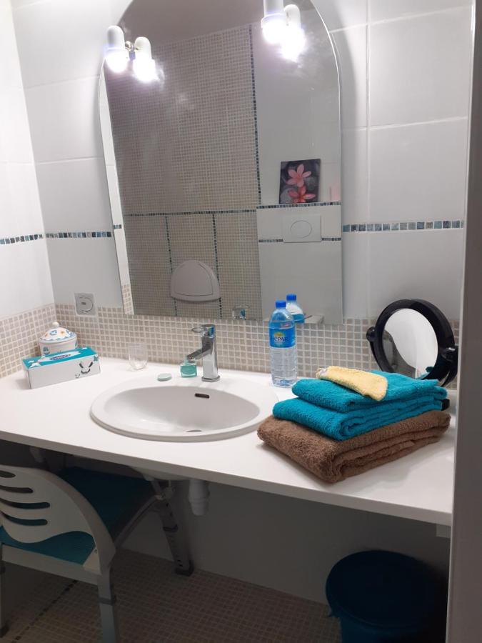 7042Douce Nuit Hotel Saint-Germain-Laval  Екстериор снимка
